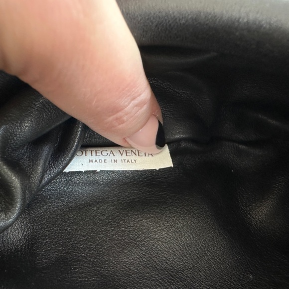 Bottega Veneta Chain Pouch Belt Bag in Black Leather - Picture 11 of 17